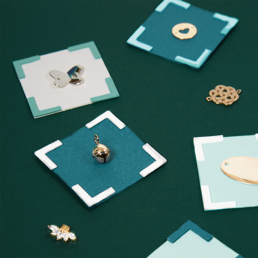 Actuelle Bijoux, spécialiste des composants en argent 925 et plaqué or 3µ, fournisseur et grossiste de bijouterie pour créateurs depuis 2006.